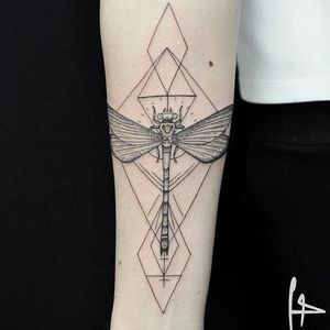 Geometric dragonfly tattoo by Harry Plane. #geometric #linework #blackwork #insect #dragonfly #HarryPlane