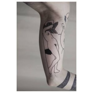 Minimalistic tattoo by Vincent Denis #VincentDenis #monochrome #blackwork #minimalistic #dotwork