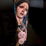 Mary full of grace by Vero Imbo #veroniqueimbo #VeroImbo #realism #realistic #hyperrealism #color #religious #Mary #tears #pearls #lace #portrait #jewelry #tattoooftheday