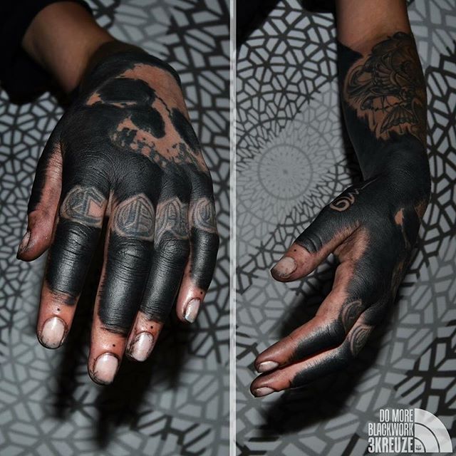 blackwork hand finger tatto em 2023  Tatuagem blackwork Tatuagem arte  escura Tatuagens japonesas na mão