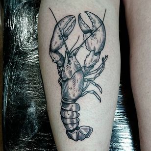 Tatuaje de langosta por Nick Whybrow