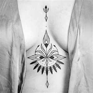 Ornamental tattoo by Zelina Reissinger #ZelinaReissinger #linework #minimalistic #blackwork #btattooing #blckwrk #small #ornamental #sternum