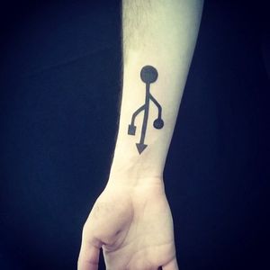 Cool blackwork USB tattoo by Rodrigo Corrêa #USBtattoo #RodrigoCorrêa #blackwork