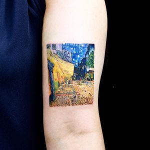 Night Cafe by Van Gogh. Tattoo by Hako tattoo. #Hakotattoo #VanGoghtattoo #color #painting #NightCafe #VanGogh #cafe #sky #night #stars #cityscape #artist #fineart