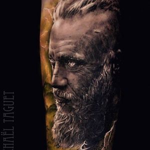 Ragnar tattoo by Michael Taguet #MichaelTaguet #ragnar #ragnarlothbrok #vikings #portrait