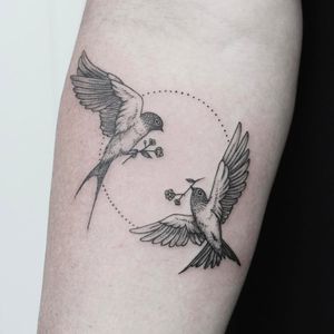 Swallows tattoo by Minnie #Minnie #flowers #swallow #swallows #bird #flowers (Photo: Facebook)