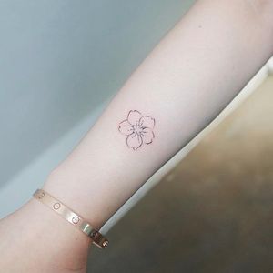 Flower. (via IG - tattooist_ida) #micro #Ida #TattooistIda #Mini #flower