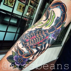 Scorpion Tattoo by Jessie Beans #scorpion #scorpiontattoo #colorfultattoo #traditional #traditionaltattoo #boldtattoos #brigthtattoos #JessieBeans