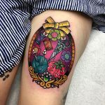 Sewing themed thigh piece by Roberto Euán. #cute #kawaii #colorful #RobertoEuán #sewing #artsandcrafts #art #craft #scissors #needle #thread #knitting #frame