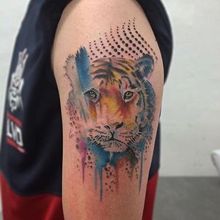 Tatuaje de tigre por Jason Adelinia #tiger #watercolortiger #watercolor #watercolorartist #JasonAdelinia