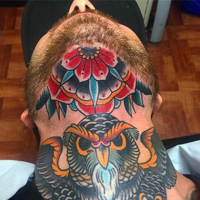 Chin Mandala Tattoo por Mikey Sarratt #mandala #tradicional #tradicionalartista #oldschool #clásico #boldwillhold #MikeySarratt