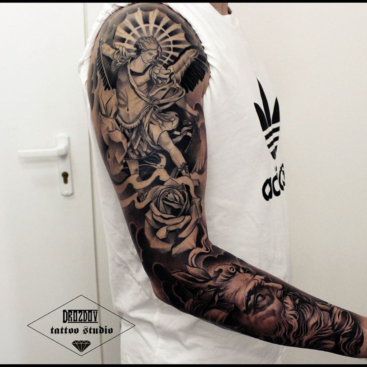 Tattoo uploaded by Filipe Lopes • #anjo #angel #pretoecinza # ...
