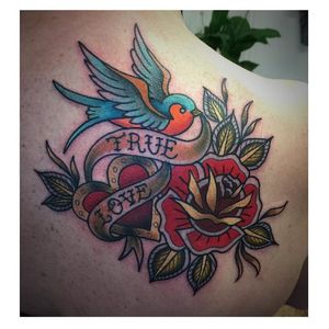 Swallow and heart tattoo #AlicePerrin #swallow #heart #rose (Photo: Instagram @alish_p)