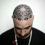 Blackwork Geometric Tattoo by Melow Perez #geometric #head #scalp #blackwork #blackink #blackworkhead #jobstopper #boldwillhold #MelowPerez