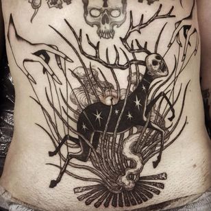Pretty freak tattoo de Ildo Oh #IldoOh #blackwork #stag #horror