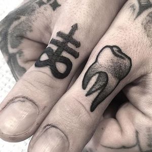 Tooth Tattoo by Shawnt666 #Tooth #ToothTattoos #ToothTattoo #Teeth #TeethTattoos #TeethTattoo #ShawnTriple6 #Shawn666