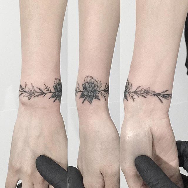 Tattoo uploaded by Xavier • Fine line floral bracelet tattoo by Tattooer  Intat. #Intat #TattooerIntat #fineline #southkorean #floral #flower # bracelet • Tattoodo
