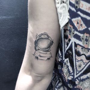 #ThiagoPinhas #tatuadoresdobrasil #traçofino #fineline #astronauta #astronaut