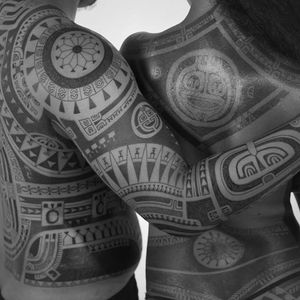 Tribal designs, Photo: Anapa Production #PatuMamatui #polynesiantattoo #tribaltattoo #tribal #polynesian