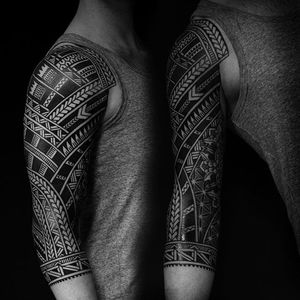 Blackwork Polynesian sleeve. (via IG - colinzumbro) #geometric #polynesian #blackwork #sleeve #largescale #colinzumbro