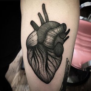 Heart Tattoo by Will Pacheco #heart #hearttattoo #blackwork #blackworktattoo #blackworktattoos #blackink #blackinktattoo #blackworkartist #WillPacheco
