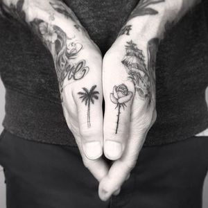 Thumb Tattoo by Nathan Kostechko #blackandgrey #blackandgreytattoo #blackandgreytattoos #fineline #finelinetattoo #blackwork #detailed #NathanKostechko