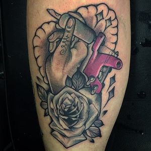 Nice pink detail on the machine, by Jacko Tattoo #tattoomachine
