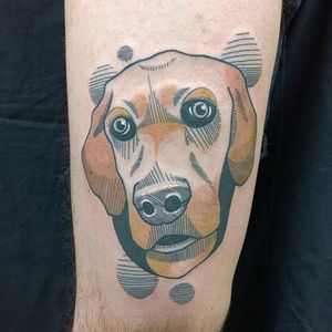 The fine lines added to this Golden Retriever tattoo by A. Cobalto give it personality. #goldenretriever #dog #linework #ACobalto