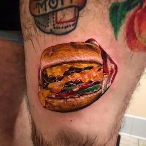 Tattoo por Richy P! #RichyP #Hamburguer #burger #burgerlove #hamburger #realism #realismo #realistic #realista