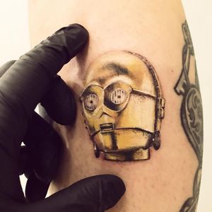 #ChiquinhoGomes #brasil #brazil #brazilianartist #tatuadoresdobrasil #delicate #delicada #colorido #colorful #c3po #robo #robot #starwars #movie #filme #nerd #geek