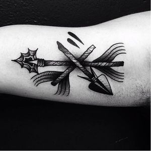 Broken Arrow Tattoo by Cristo Cualquiera #ArrowTattoo #BrokenArrowTattoo #BrokenArrow #Arrow #CristoCualquiera