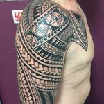 An incredibly complex Maori sleeve by Chris Higgins (IG—higginsandco). #blackwork #ChrisHiggins #Maori #tribal