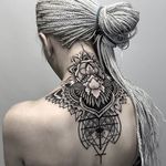 Gorgeous geometry and floral work on the nape by Otheser (IG—otheser_dsts). #floral #geometric #largescale #mandala #nape #Otheser