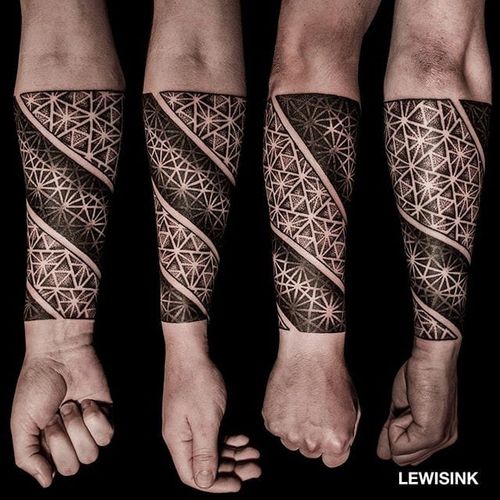Spiraling half-sleeve. (via IG - lewisink) #geometric #blackwork #pointillism #dotwork #halfsleeve #lewisink