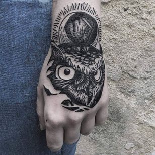 Tatuaje de búho por Mishla #owl #blackwork #blackworkartist #illustrative #blackillustrative #darkart #darkartist #Mishla