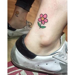 Simple colorful flower by Bad Tongue #BadTongue #oldschooltattoo #poptattoo #simple #flower