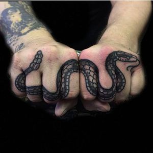 Snake Knuckle Tattoos by @Nateclick at @BlackAnvilTattoo #Nateclick #BlackAnvilTattoo #Knuckles #KnuckleTattoos #HandTattoos #Traditional #Black #Lettering #Script