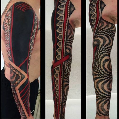 Blackwork and red ink tattoo sleeve by Samuel Christensen #samuelchristensen #blackwork #redink #geometric #southpacific #maori #polynesian #samoan #tribal #dotwork