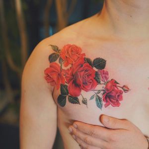 Rose tattoo by Nando Tattooer #Nando #cooltattoos #color #realism #realistic #roses #rosebud #leaves #flowers #nature #plant #floral #tattoooftheday