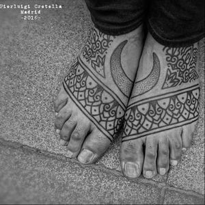 Split tattoo by Pierluigi Cretella #PierluigiCretella #geometric #dotwork #sacredgeometry #mehndi #ornamental #split