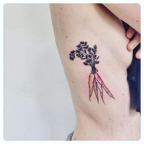 Tatuaje de zanahoria de Lia November #zanahoria #vegetal #LiaNovember