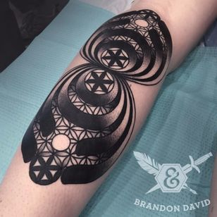 Blackwork Tattoo por Brandon David #Blackwork #BlackInk #BlackTattoo #Traditional #BlackworkArtists #BrandonDavid