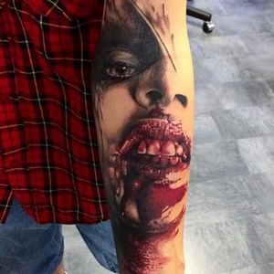 Awesome blood effects in this design. Tattoo by Florian Karg #blackandgrey #realism #hyperrealism #FlorianKarg #darkart #skulls #visciouscircletattoo #germantattooers #bloody