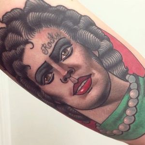 Dr. Frank Furter portrait tattoo by Mimi Madriz. #MimiMadriz #neotraditional #portrait #popculture #rockyhorror #rockyhorrorpictureshow