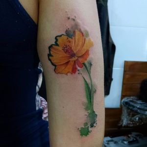 Flor por Samme Antunes! #SammeAntunes #tatuadoresbrasileiros #tatuadoresdobrasil #tattoobr #tattoodobr #flower #flor #colorful