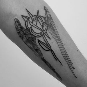 Mystery rose tattoo by Scott Campbell as part of Whole Glory London #wholeglorylondon #tattooing #scottcampbell #rose #blackwork #linework