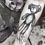 Uma ótima ideia para tatuagem em homenagem aos filhos! #InezJaniak #urso #brinquedo #sketch #sketchtattoo #bear #teddybear