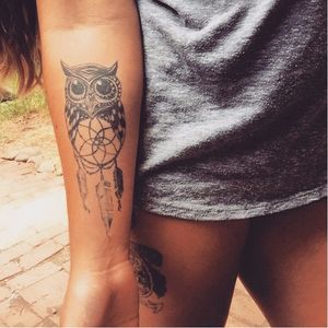 Owl dreamcatcher tattoo via Pinterest #dreamcatcher #tribal #nativeamerican #feathers #blackwork #owl