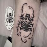 Bug tattoo by Jereminsky #Jereminsky #blackwork #monochrome #monochromatic #blackandgrey #trashstyle #graphic #bug #insect #skull