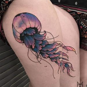 Jellyfish Tattoo by Morgane Jeane #jellyfish #jellyfishtattoo #contemporarytattoos #delicatetattoo #moderntattoo #colorful #colorfultattoo #bestattoos #frenchtattoo #MorganeJeane
